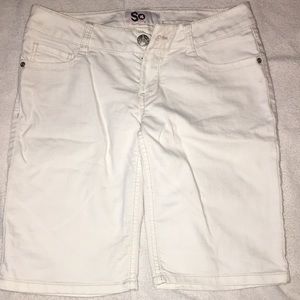 So white junior Bermuda shorts